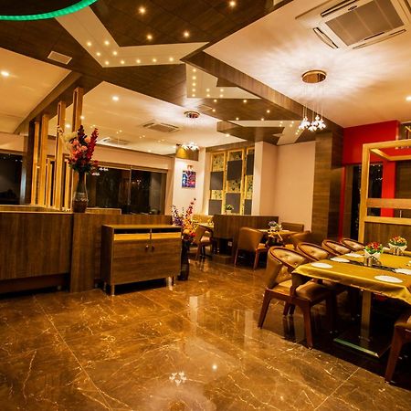 Hotel Prabha Palace Ahmednagar Esterno foto