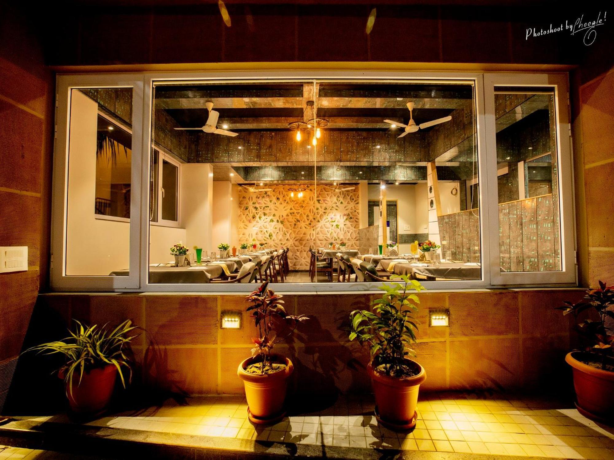 Hotel Prabha Palace Ahmednagar Esterno foto