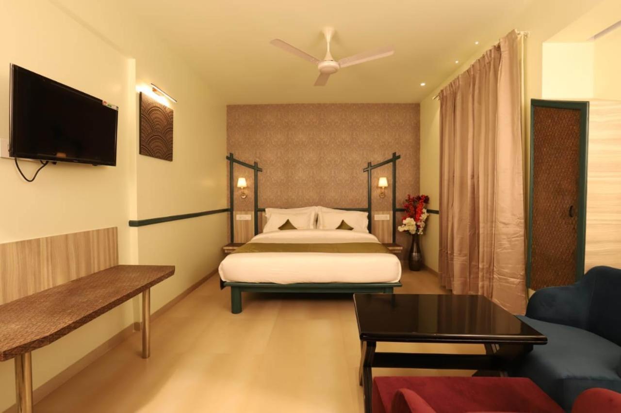 Hotel Prabha Palace Ahmednagar Esterno foto