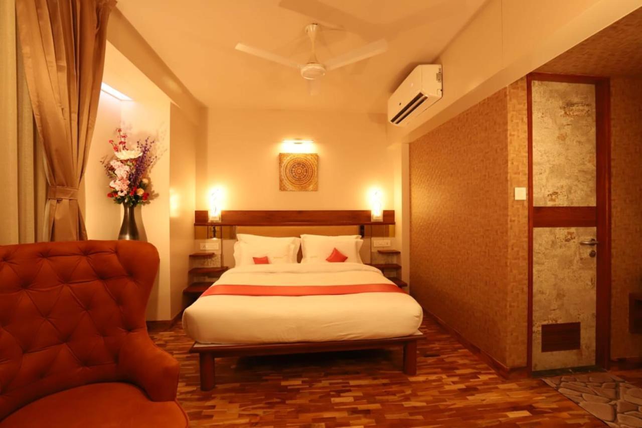 Hotel Prabha Palace Ahmednagar Esterno foto