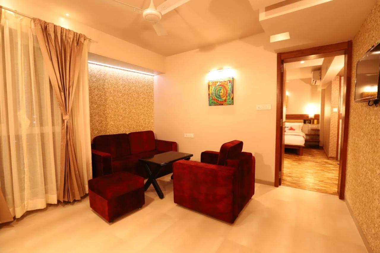 Hotel Prabha Palace Ahmednagar Esterno foto
