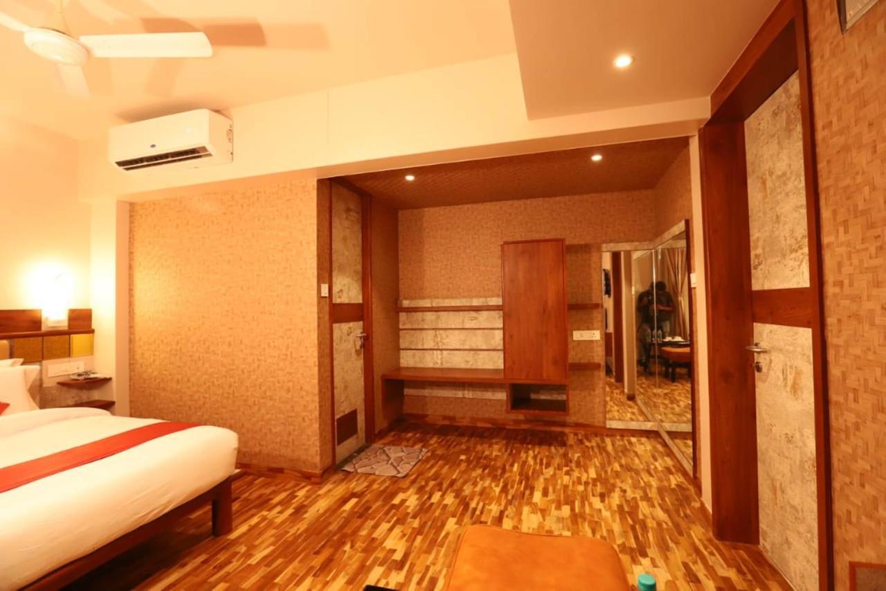 Hotel Prabha Palace Ahmednagar Esterno foto