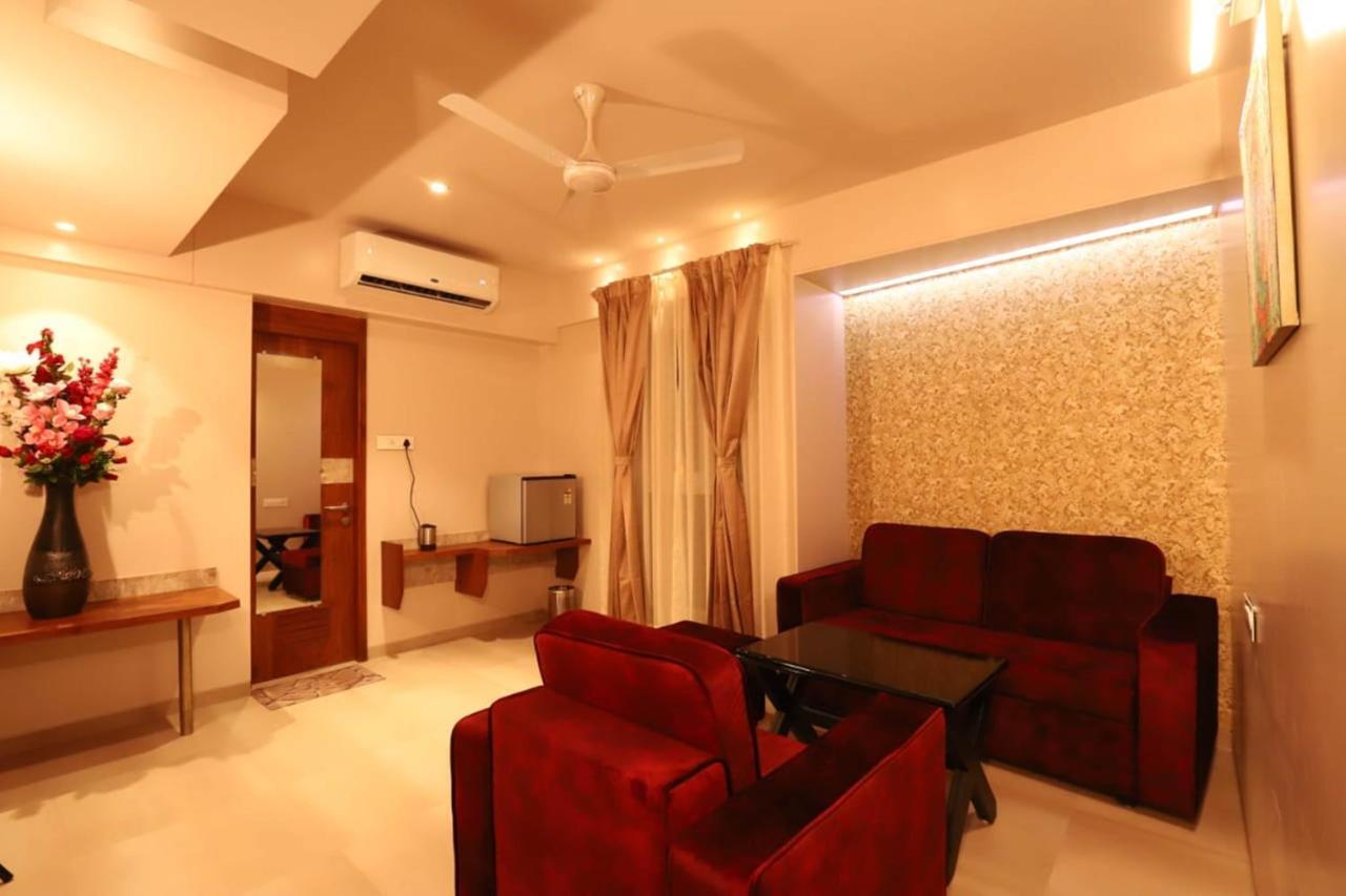 Hotel Prabha Palace Ahmednagar Esterno foto
