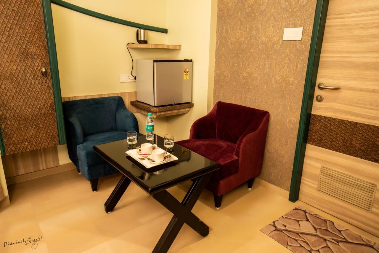 Hotel Prabha Palace Ahmednagar Esterno foto