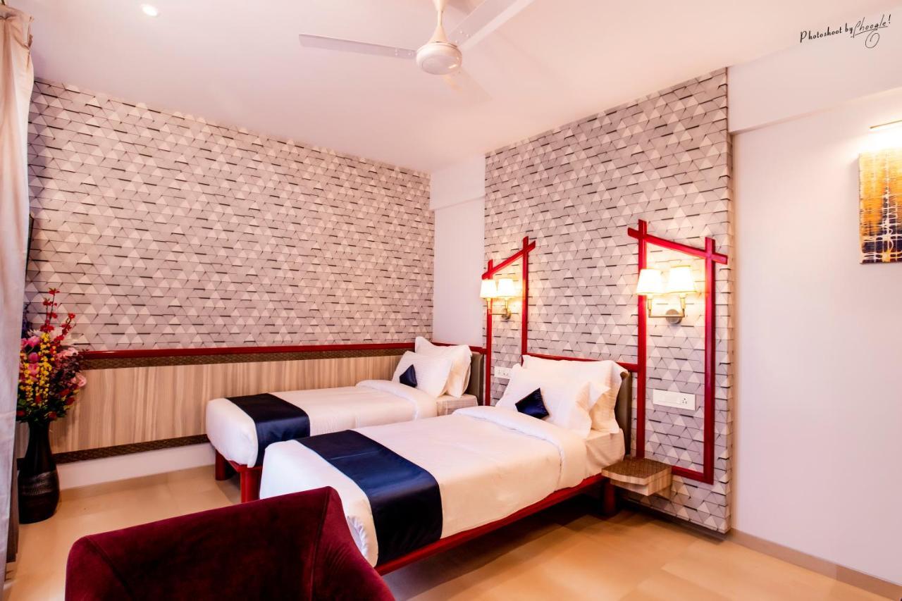 Hotel Prabha Palace Ahmednagar Esterno foto