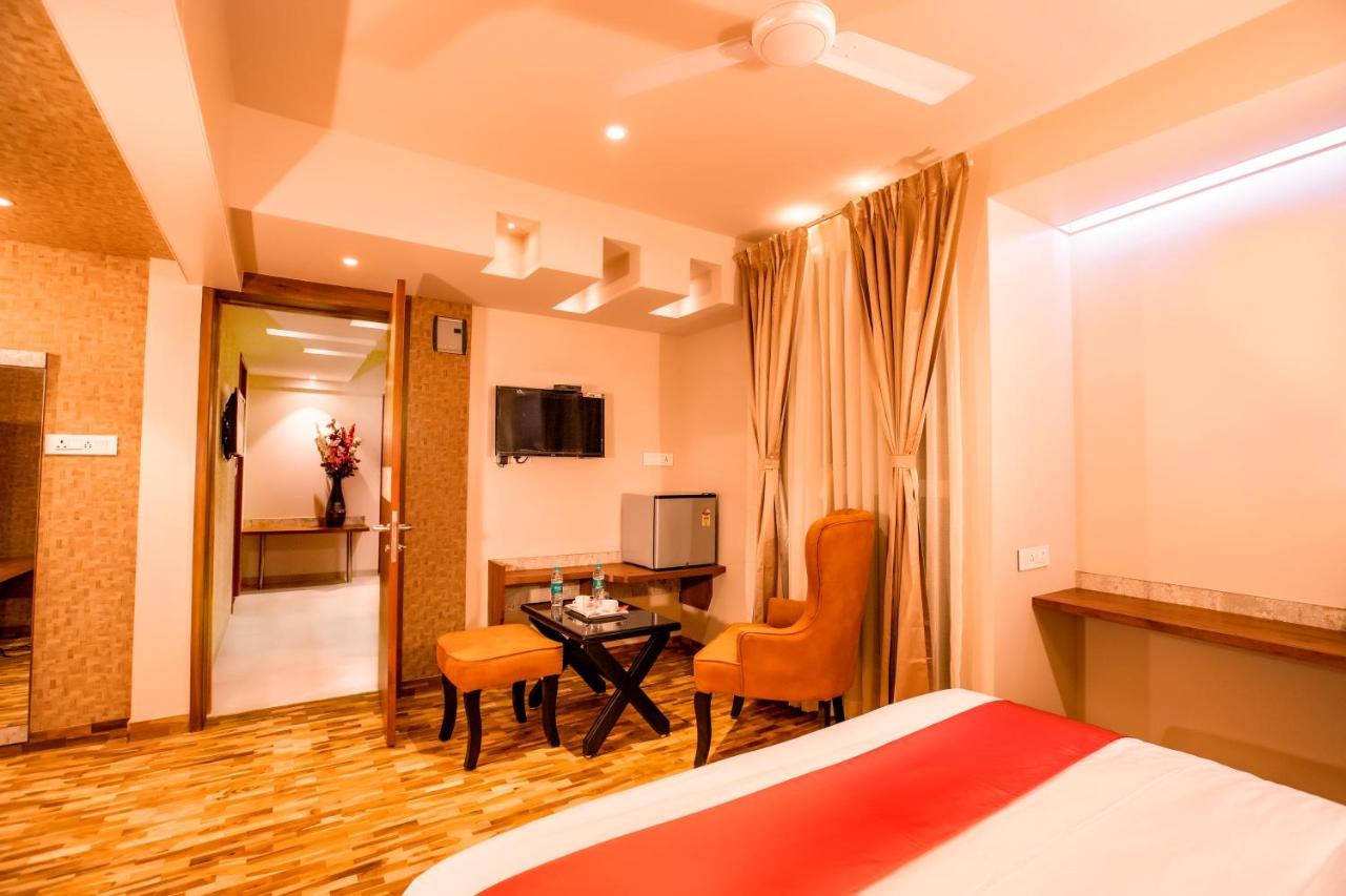 Hotel Prabha Palace Ahmednagar Esterno foto